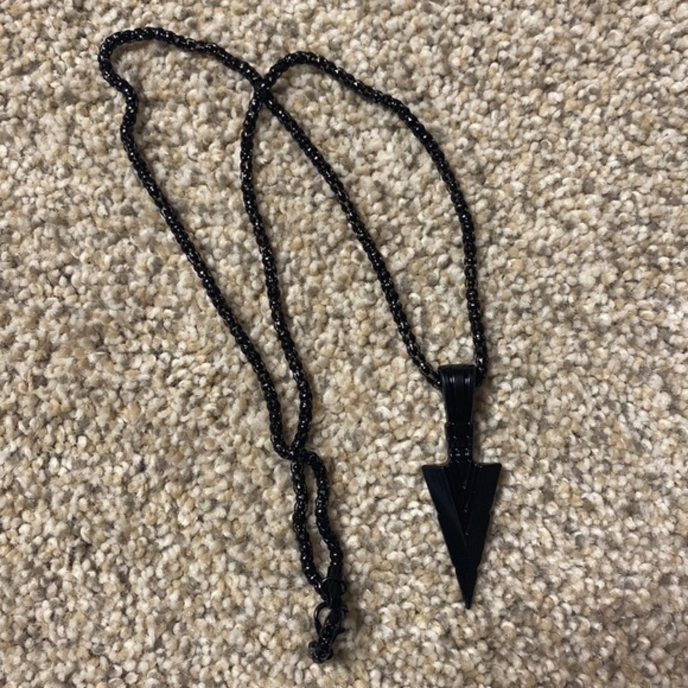 NEW - Unisex Men’s Spearhead Pendant Necklace (Zinc Alloy / Black)
